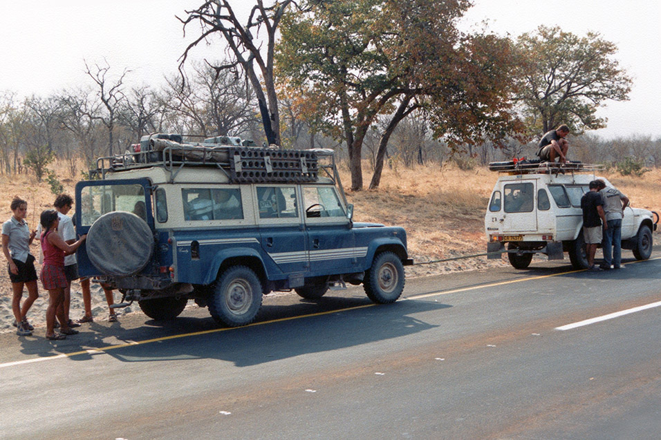 botswana/bot_towing_cars