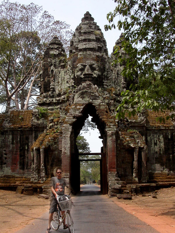 cambodia/angkor_north_gate