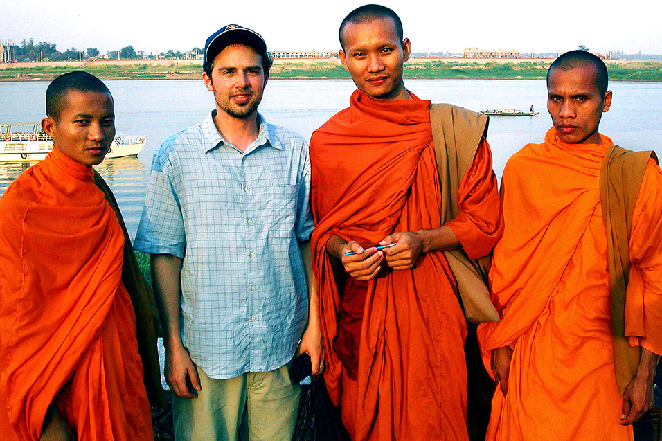 cambodia/phnom_penh_monks