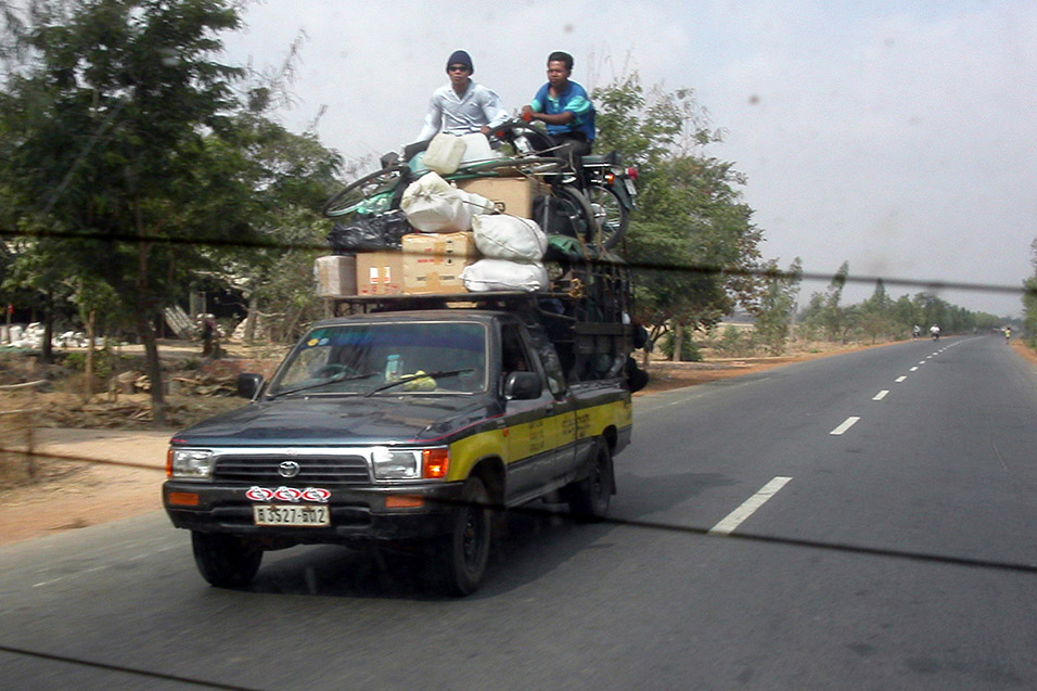 cambodia/road_kratie_packed_truck