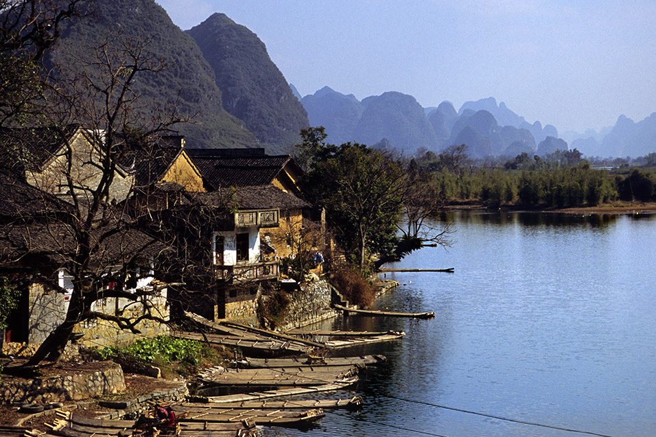 china/2004/yangshuo_dragon_bridge_village
