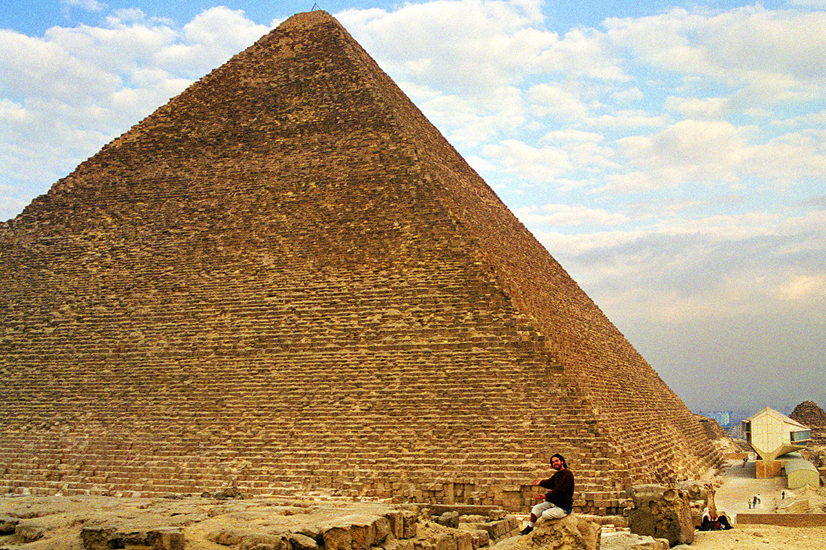 egypt/1996/pyramids_cheops_brian
