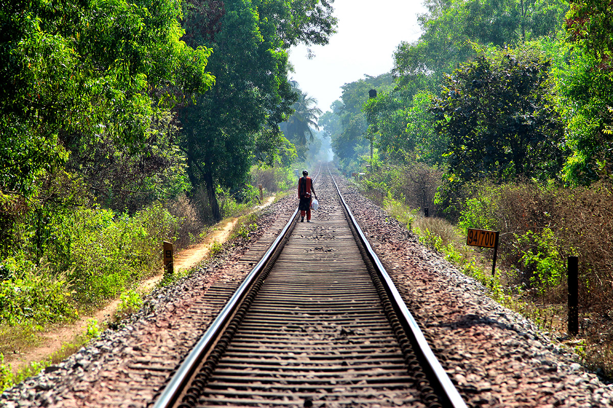 india/2012/goa_railroad