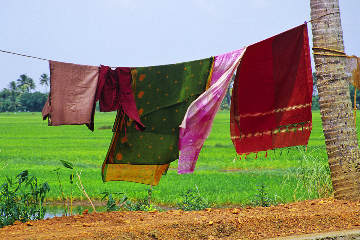 india/backwaters_laundry_drying