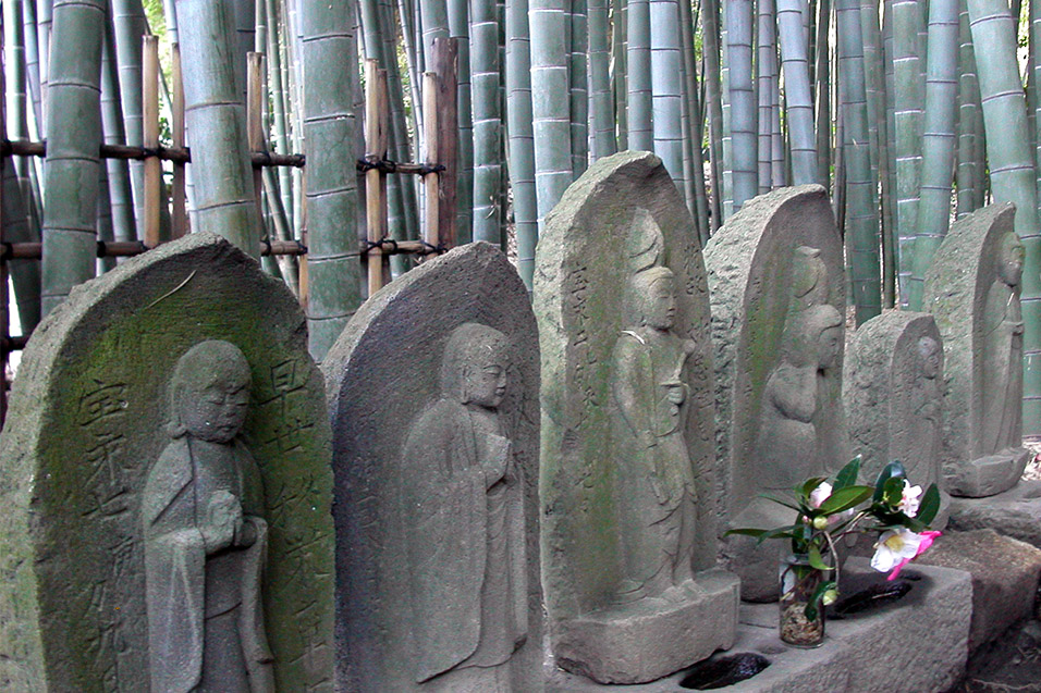 japan/2003/kamakura_bamboo_stones