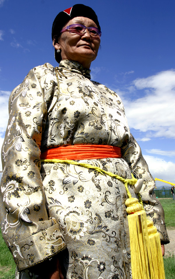 mongolia/ub_mongol_elderly_woman