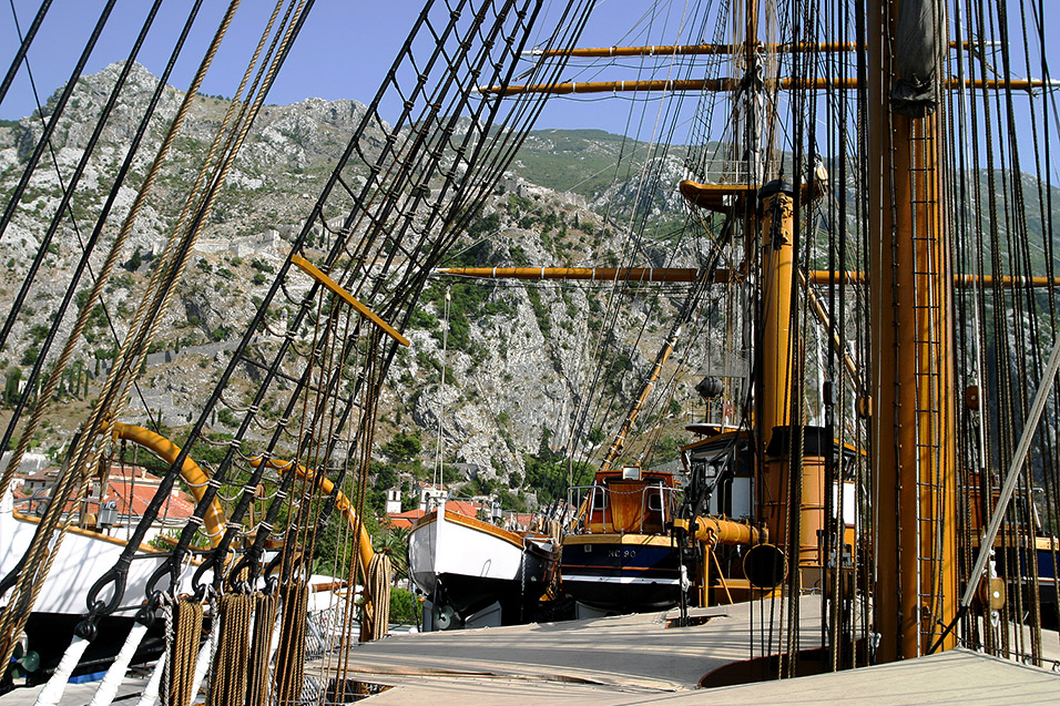 montenegro/kotor_boat_ropes
