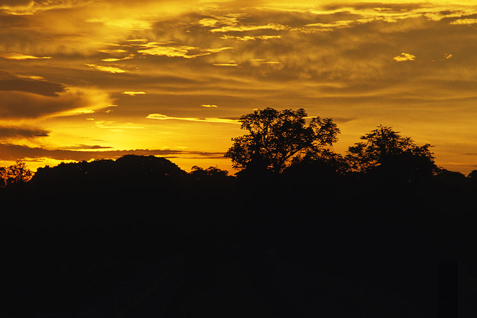 myanmar/mandalay_golden_sunset