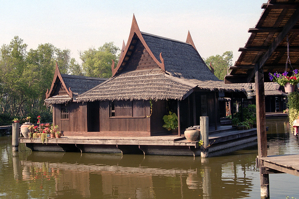 thailand/2004/ancient_siam_floating_teak_house