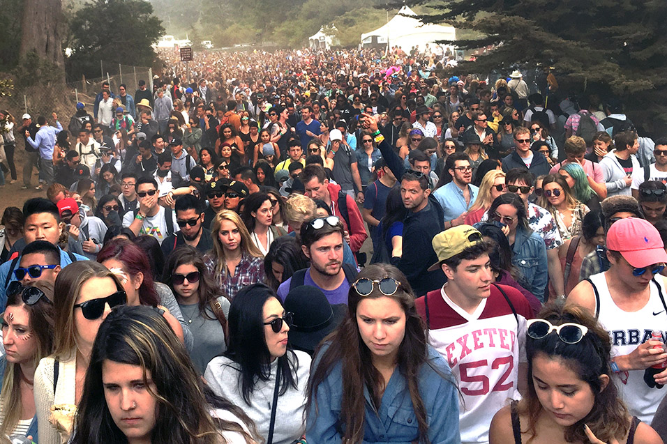 usa/san_francisco/outsidelands_2015_walking_to_caribou_twin_peaks_stage
