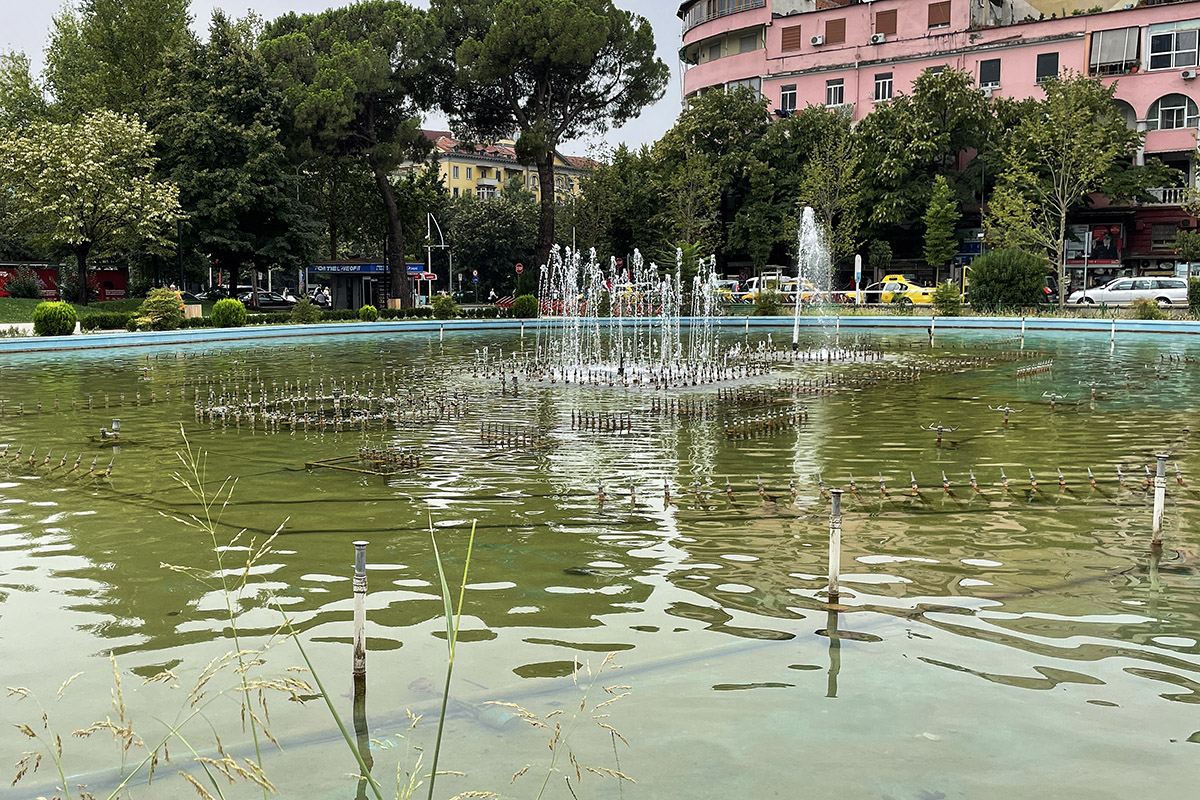 albania/tirana_water_fountain