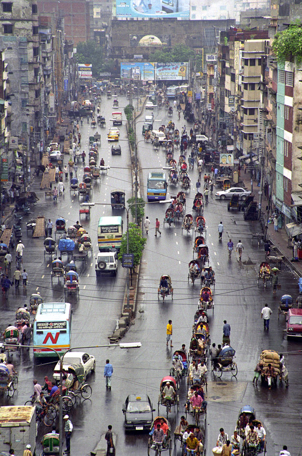 bangladesh/bangladesh_wet_street_vert
