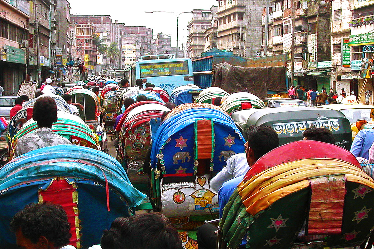 bangladesh/dhaka_rickshaws_backs