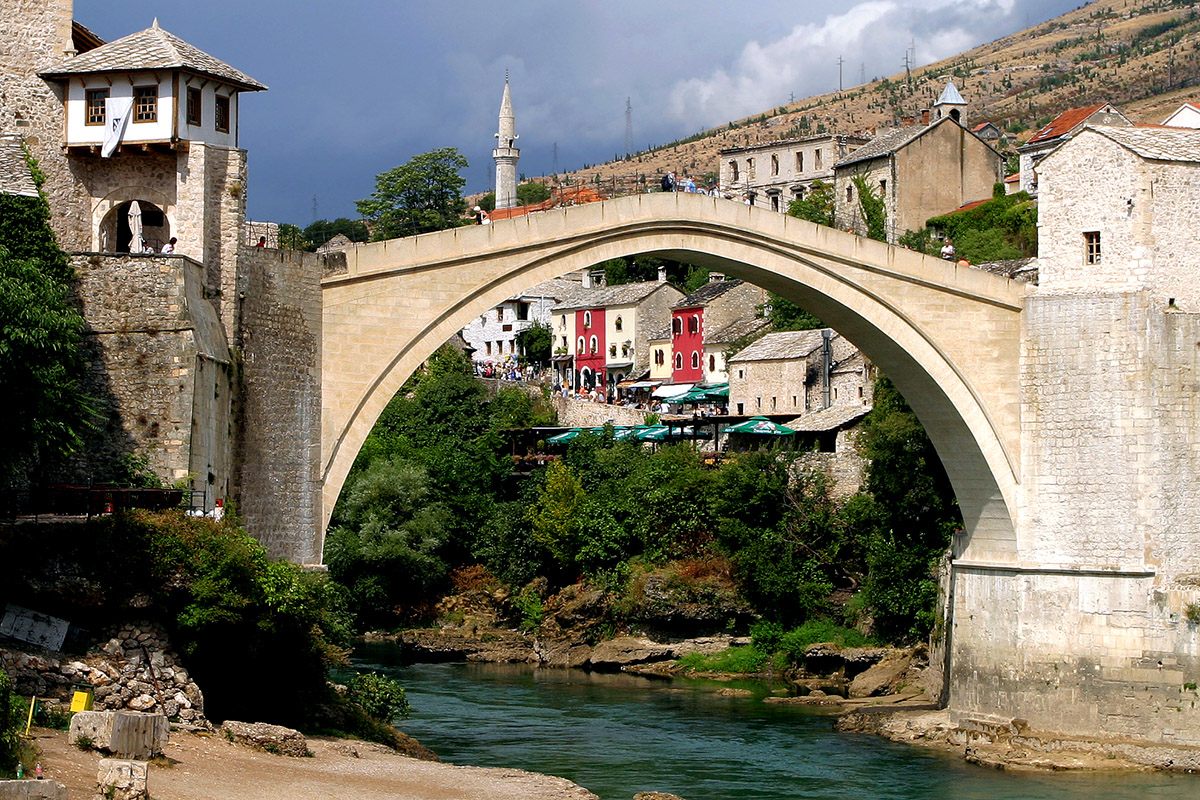 bosnia/mostar_bridge_left