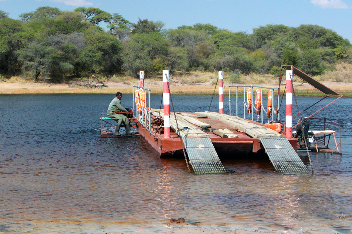 botswana/makgadikgadi_boteti_river_ferry