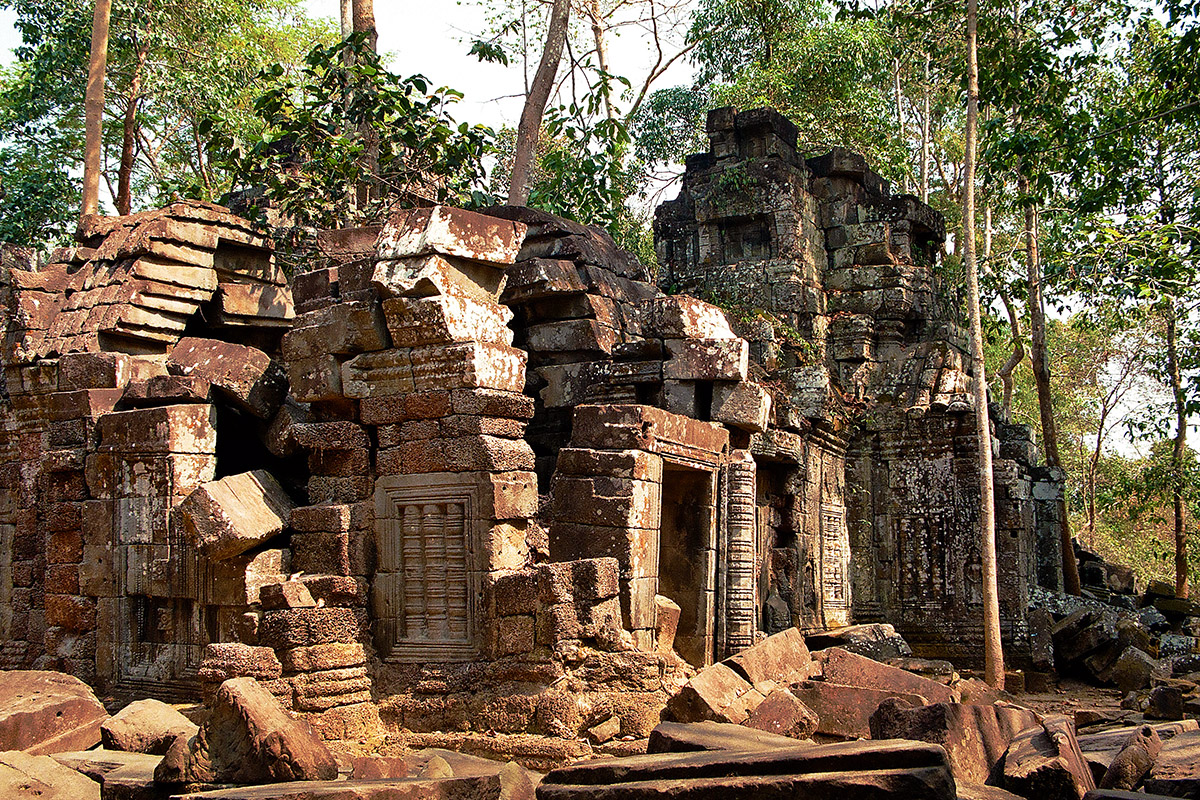 cambodia/angkor_pile_rocks_temple