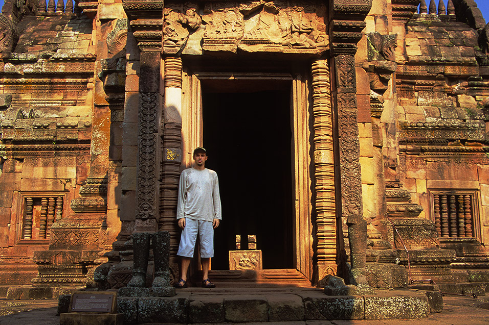 cambodia/vihear_brian_door