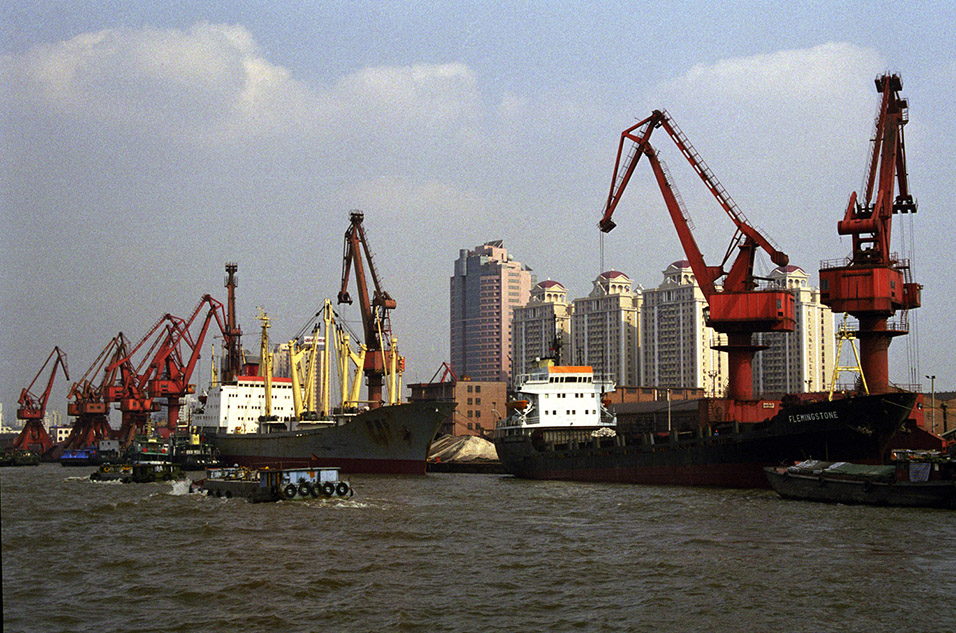 china/2001/shanghai_shipping