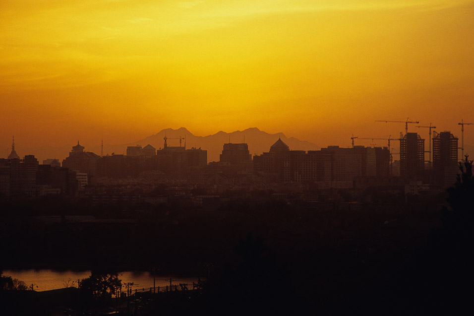 china/2004/beijing_sunset_golden