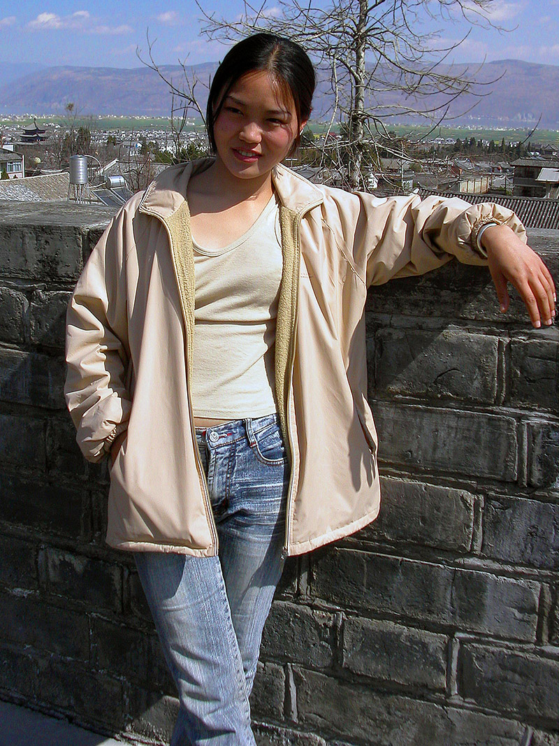 china/2004/dali_linzi_pose
