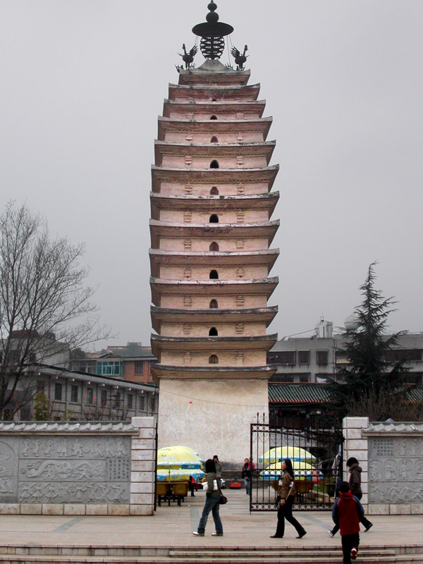 china/2004/kunming_western_pagoda