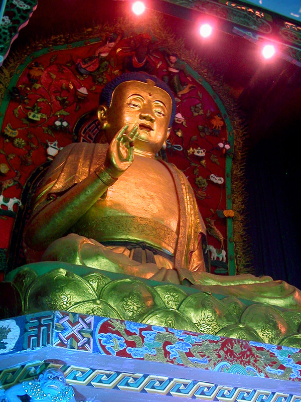 china/2004/leshan_buddha_gold