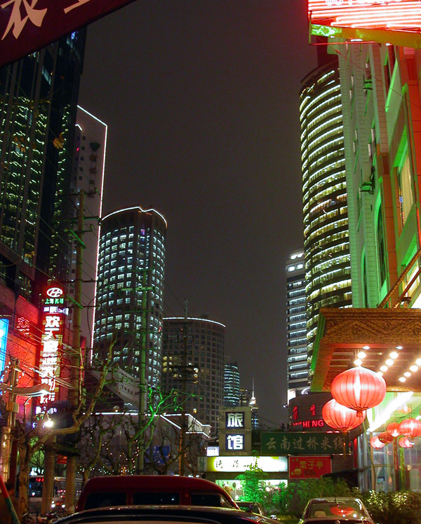 china/2004/night_building_lanterns