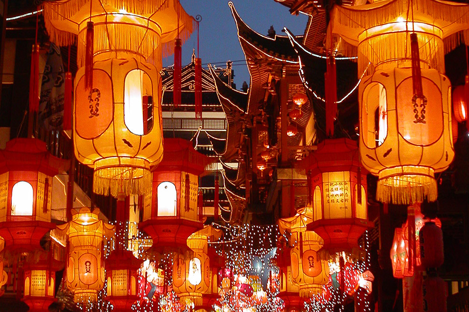 china/2004/night_yu_yuan_lanterns