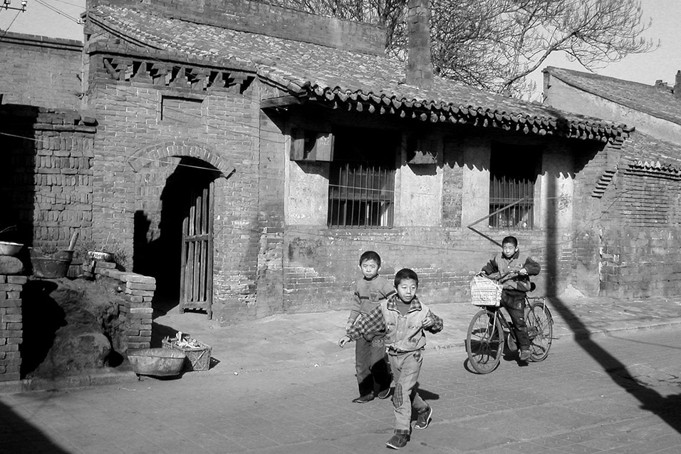china/2004/pingyao_kids