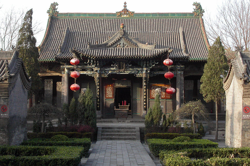china/2004/pingyao_restored_green_temple