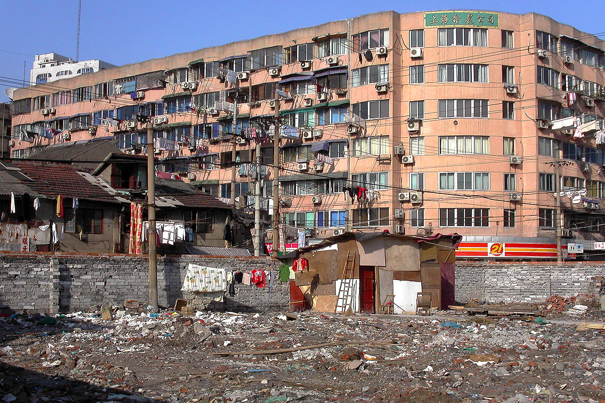china/2004/shanghai_construction_house_2