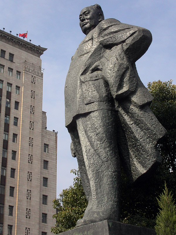 china/2004/shanghai_mao_statue