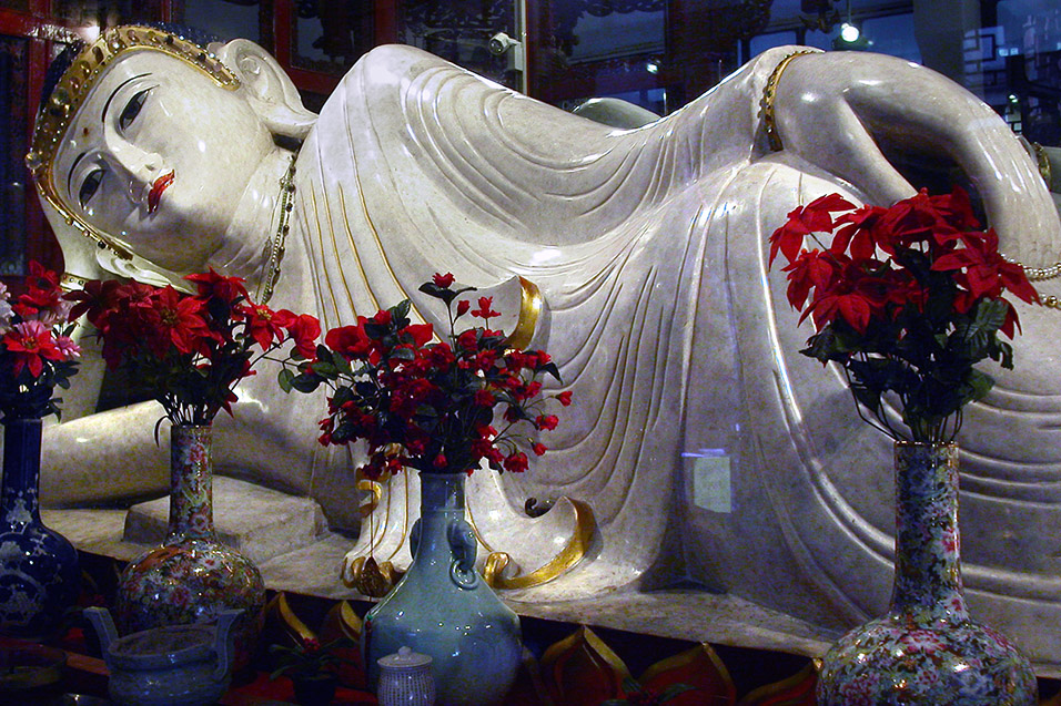 china/2004/shanghai_reclining_buddha