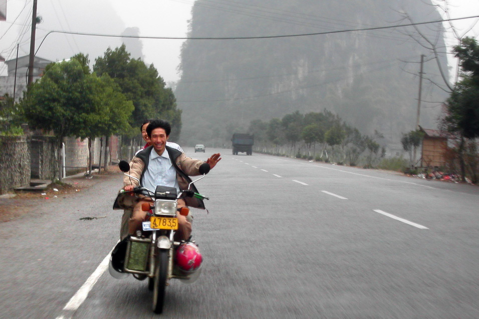 china/2004/yangshuo_motorcycle_rider