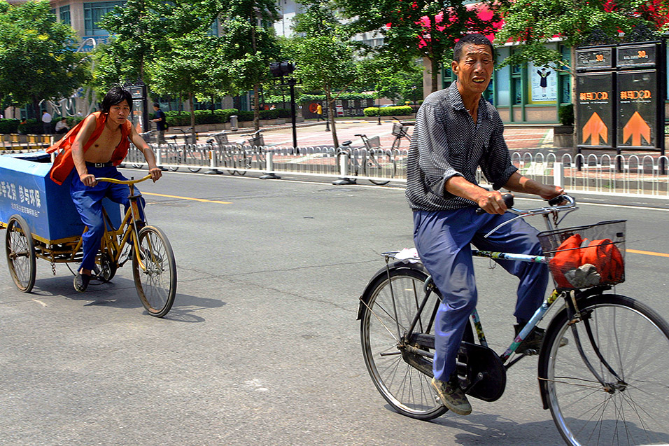 china/2006/beijing_bikers_race