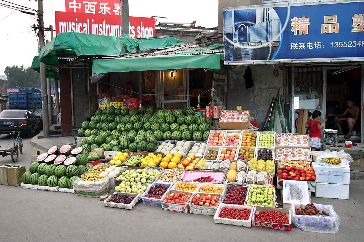 china/2006/beijing_fruit_market