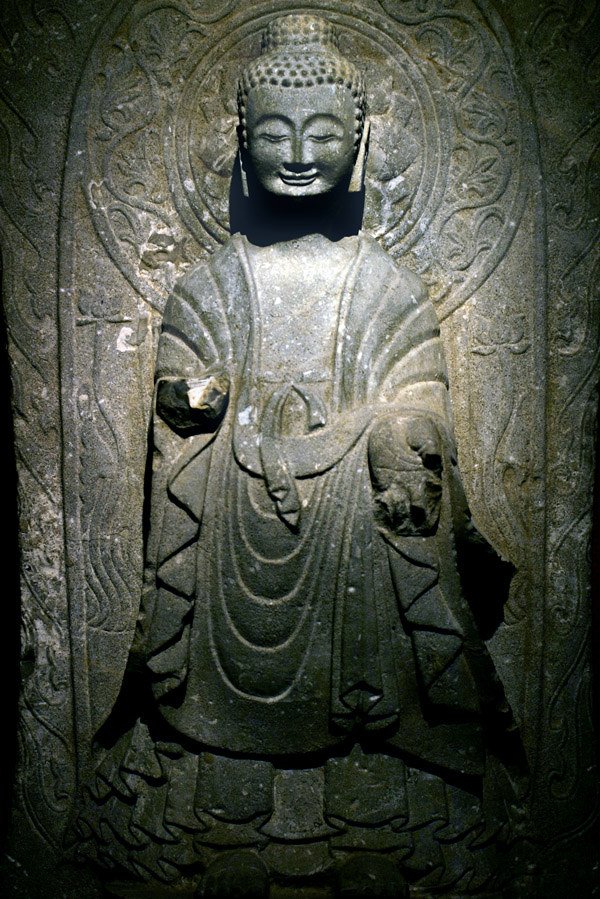 china/2006/beijing_poly_buddha_stone