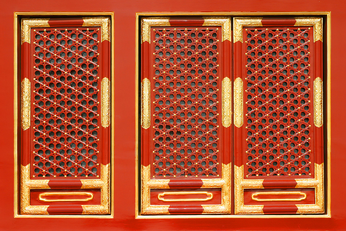 china/2006/heaven_shutters