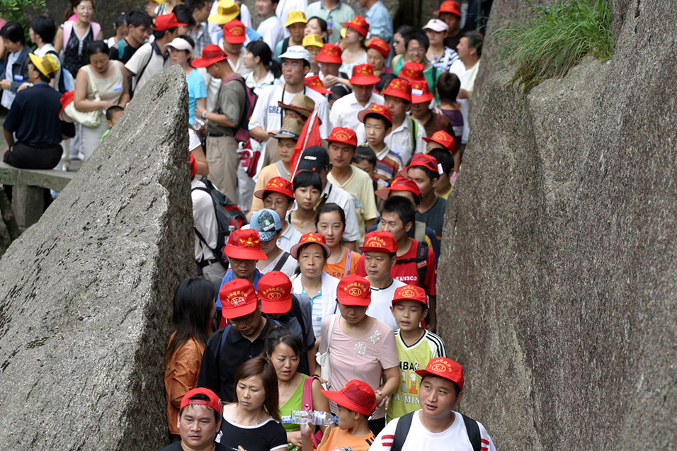 china/2006/huang_red_hats