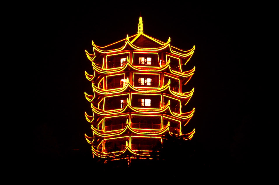 china/2007/fenghuang_night_pagoda