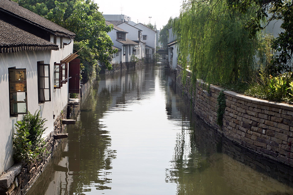 china/2007/suzhou_canal_reflections