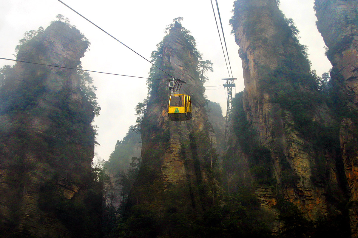 china/2007/zhangjiajie_gondola_lift