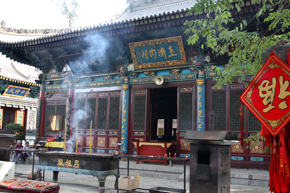 china/2010/lanzhou_white_cloud_temple_incense