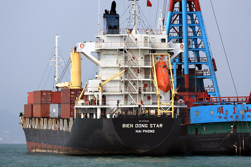 china/2012/hk_bien_dong_star_ship
