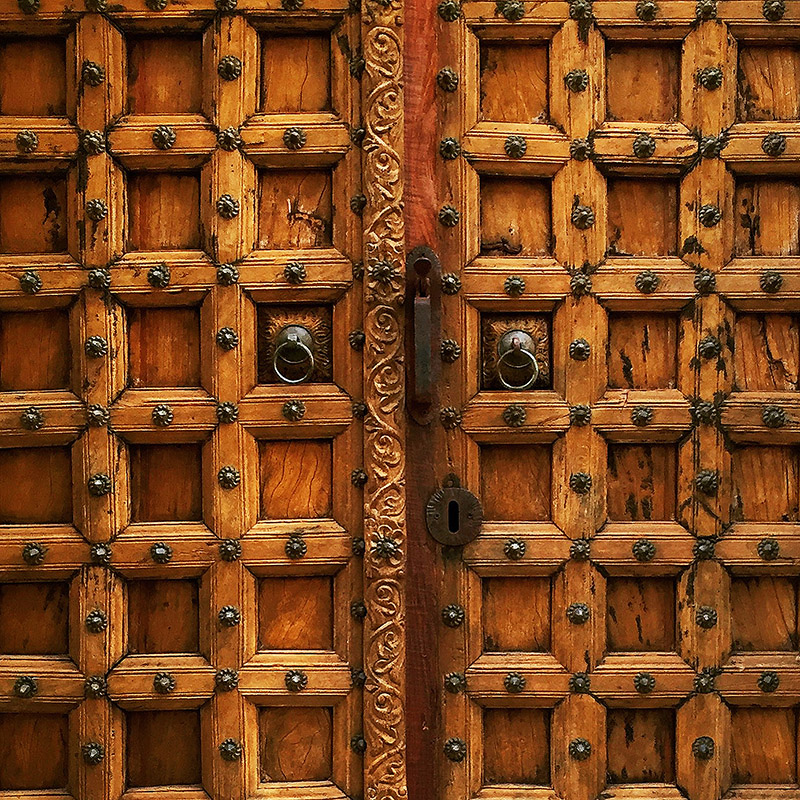 croatia/2016/korcula_wood_door