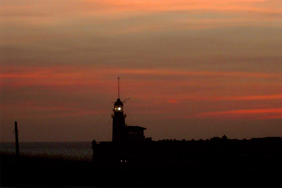 cuba/lighthouse_sunset