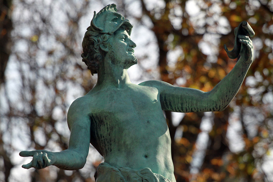 france/2011/jardin_luxembourg_bronze_statue