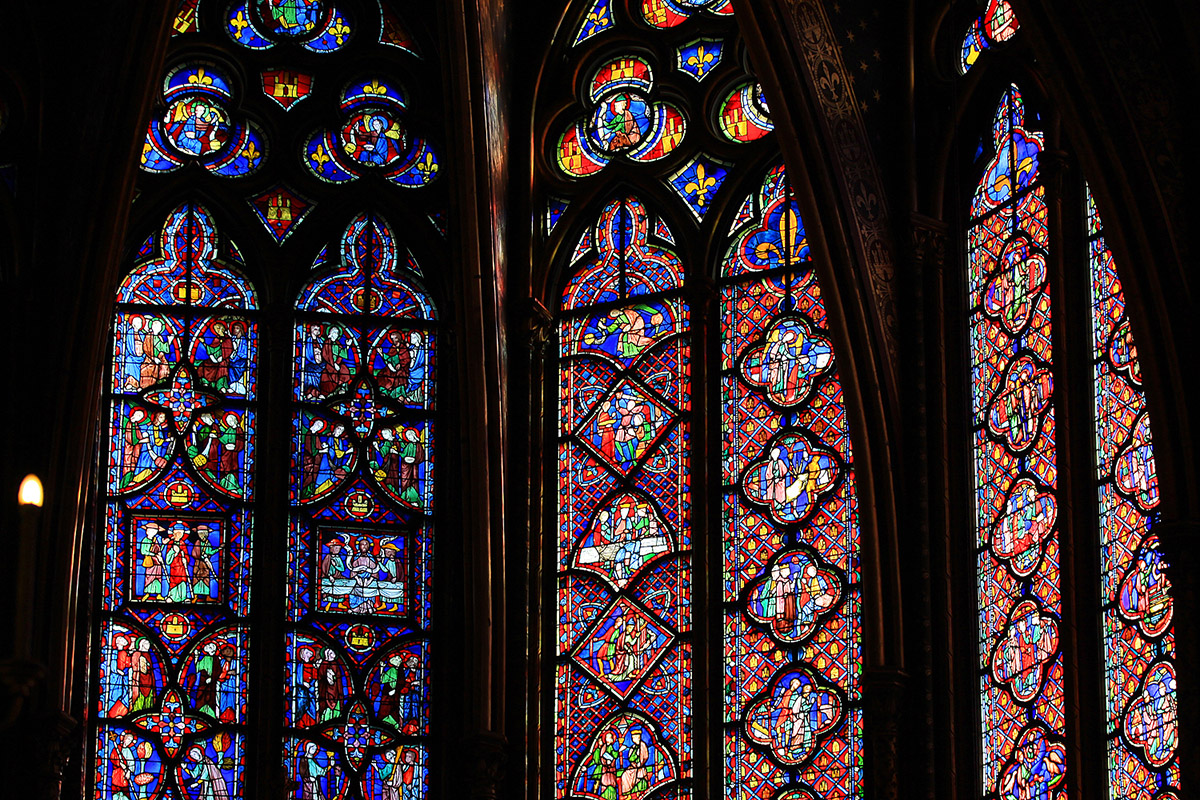 france/2011/paris_san_chapelle_stained_glass_arched