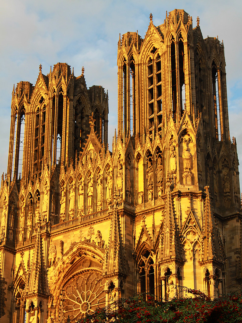 france/2011/reims_cathedral_sunset_vert