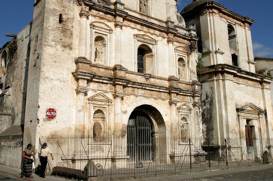 guatemala/antigua_church_peds